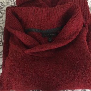 Men’s dark red sweater